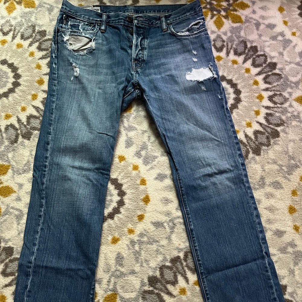 Men Abercrombie & Fitch distressed jeans